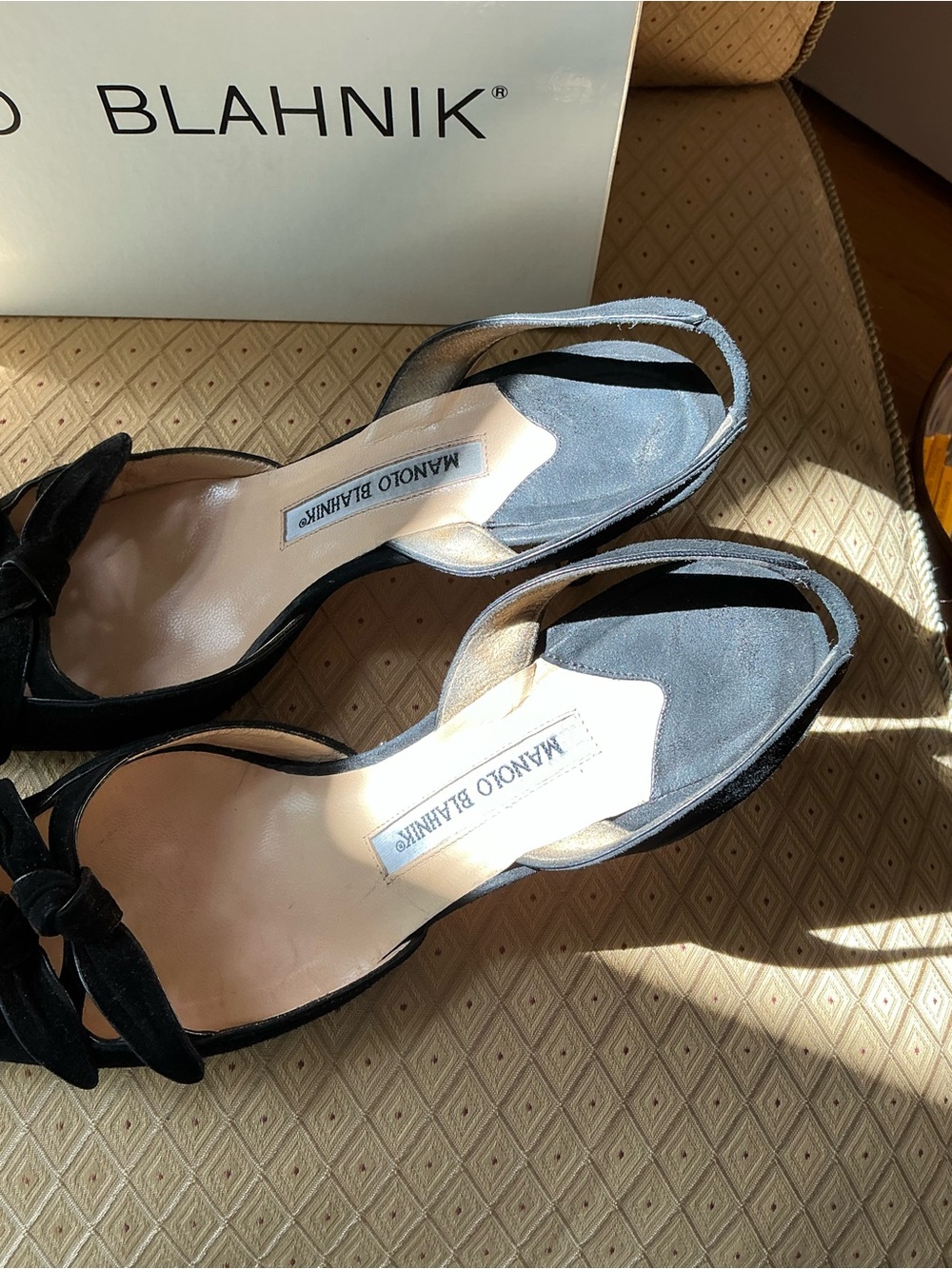 Manolo Blahnik Black Suede Pointed Knot Slingback Pumps - Picture 4 of 10